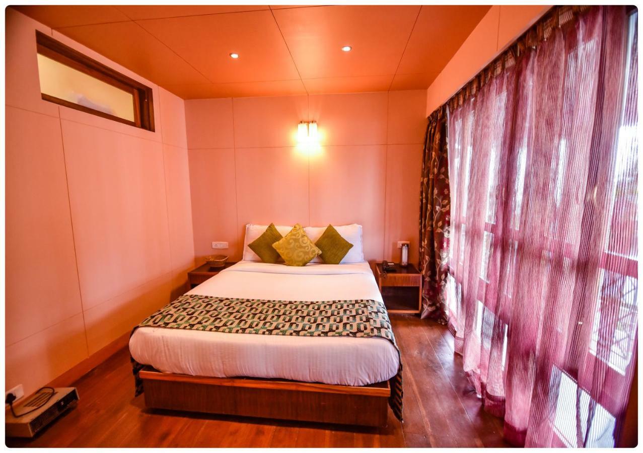 Cedar Inn Darjeeling  Exterior photo